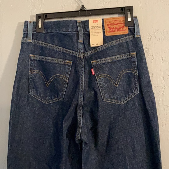 NWT Levi’s High Rise Mom Jean Size 28 - Picture 7 of 8
